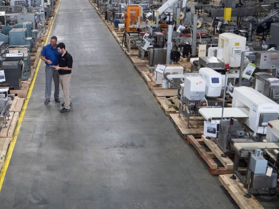 SIGMA-Recovery-Employee-With-Customer